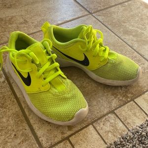 Youth Nike golf shoes